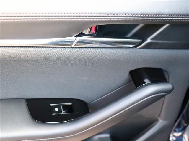 ＭＡＺＤＡ３ファストバック ２０Ｓプロアクティブ　ワンオーナー車　純正ナビ　バックカメラ　ＢＴ　ＨＤＭＩ　スマートキー　ＥＴＣ　アクティブドライビングディスプレイ　コーナーセンサー　ＬＥＤヘッドライト　純正１８インチアルミ　コーナーセンサー（47枚目）