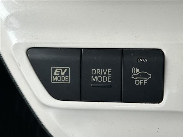 プリウス Ｓ　ＬＥＤヘット　盗難防止システム　スマキー　ＡＣ　ナビ＆ＴＶ　ドライブレコーダー　メディアプレイヤー接続　横滑り防止システム　バックガイドモニター　ＥＴＣ車載器　アルミホイール　運転席パワーウィンドウ（25枚目）