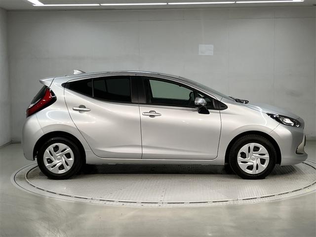 アクア Ｇ　ワンオーナ　ＶＳＣ　衝突軽減ブレーキ　メモリナビ　バックモニター　ＬＥＤ　クルーズコントロール　スマートキー　ＥＴＣ車載器　ＡＣ１００Ｖ　ドライブレコーダー　ナビ　パワーウィンドウ　イモビライザー（3枚目）