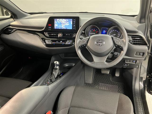 Ｃ－ＨＲ Ｓ－Ｔ　サイドエアバック　イモビライザー　バックモニター　オートクルーズコントロール　エアバッグ　ドライブレコーダー　アルミホイール　横滑り防止装置　ＡＢＳ　ナビ＆ＴＶ　スマートキー　オートエアコン　キーレス（5枚目）