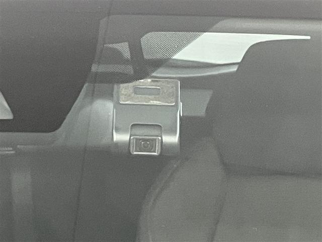 Ｃ－ＨＲ Ｓ－Ｔ　サイドエアバック　イモビライザー　バックモニター　オートクルーズコントロール　エアバッグ　ドライブレコーダー　アルミホイール　横滑り防止装置　ＡＢＳ　ナビ＆ＴＶ　スマートキー　オートエアコン　キーレス（8枚目）