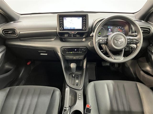 ヤリス ハイブリッドX カーテンエアバッグ イモビライザー レンタカーアップ バックモニター ワイヤレスキー ABS ナビ 定期点検記録簿 オートクルーズ ミュージックプレイヤー接続可 Wエアバック パワーウィンドウ ETC(5枚目)