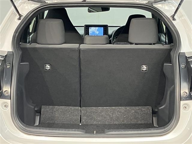 ヤリス ハイブリッドX カーテンエアバッグ イモビライザー レンタカーアップ バックモニター ワイヤレスキー ABS ナビ 定期点検記録簿 オートクルーズ ミュージックプレイヤー接続可 Wエアバック パワーウィンドウ ETC(15枚目)