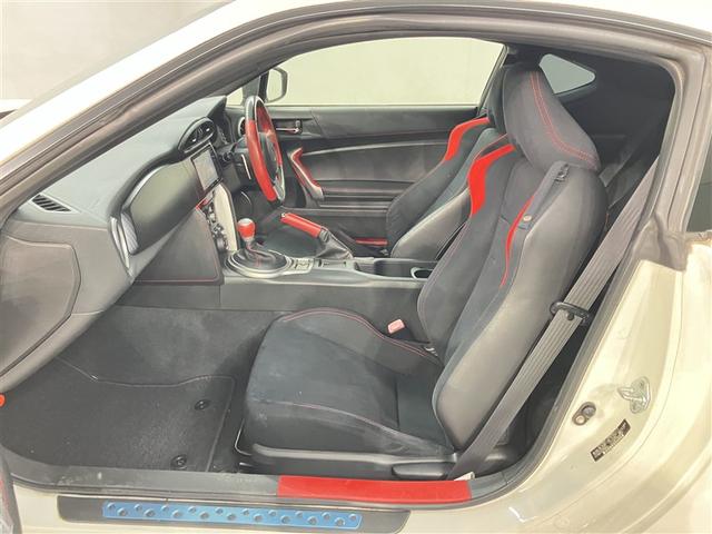 86 GT キーフリ ローダウン 盗難防止 エアロ スマートキ- ETC車載器 VSA オートエアコン サイドSRS 助手席エアバッグ パワーウィンドウ アルミ 運転席エアバッグ ABS パワーステアリング(13枚目)