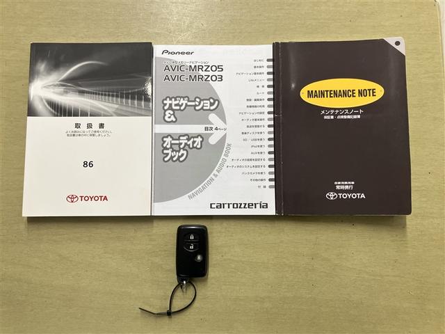 86 GT キーフリ ローダウン 盗難防止 エアロ スマートキ- ETC車載器 VSA オートエアコン サイドSRS 助手席エアバッグ パワーウィンドウ アルミ 運転席エアバッグ ABS パワーステアリング(17枚目)