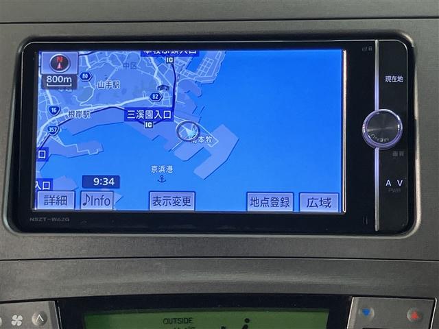 プリウス S Bモニタ- フルセグ地デジ AUX接続可 インテリキー デュアルエアバック エアB イモビライザー DVD再生可能 ワンオーナー車 ナビTV AUTOエアコン 横スベリ防止 アルミホイール ETC装備(6枚目)