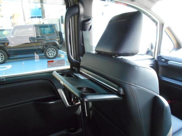 エスクァイア Gi 両側Pドア 1オナ スマートキーPスタート リアカメラ AUX アイドリングSTOP ETC車載器 オートエアコン イモビライザー オートクルーズコントロール キーレス ナビTV 定期点検記録簿 3列(7枚目)