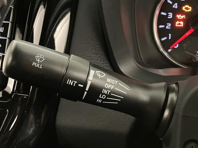 カローラアクシオ １．５Ｇ　ダブルバイビー　衝突回避システム　Ｂカメラ　ワンセグＴＶ　ＬＥＤライト　メモリナビ　オートエアコン　Ｉ－ＳＴＯＰ　スマートキー　盗難防止装置　ナビ＆ＴＶ　エアバッグ　キーレス　横滑り防止機能（18枚目）