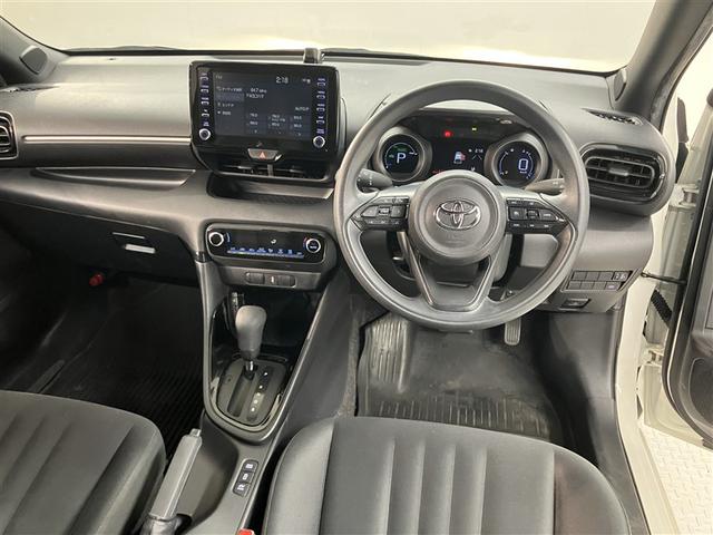 ヤリス ハイブリッドＧ　サイドエアバッグ　スマートキ　Ｂモニター　ドライブレコーダー　ＥＴＣ車載器　横滑り防止装置　クルコン　セキュリティアラーム　メディアプレイヤー接続　パワステ　キーフリー　オートエアコン　ＡＢＳ（5枚目）