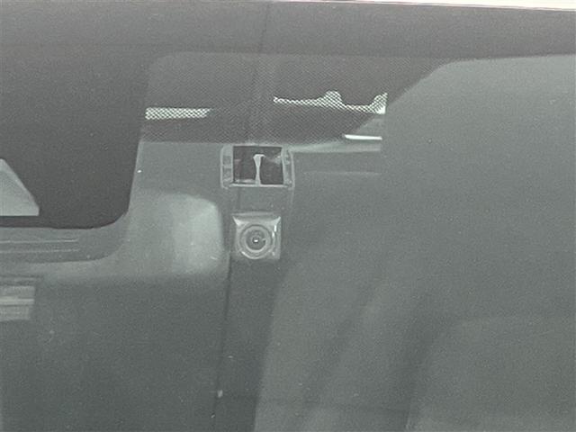 ヤリス ハイブリッドＧ　サイドエアバッグ　スマートキ　Ｂモニター　ドライブレコーダー　ＥＴＣ車載器　横滑り防止装置　クルコン　セキュリティアラーム　メディアプレイヤー接続　パワステ　キーフリー　オートエアコン　ＡＢＳ（11枚目）