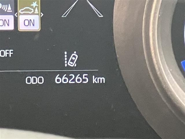 ヤリス ハイブリッドＧ　サイドエアバッグ　スマートキ　Ｂモニター　ドライブレコーダー　ＥＴＣ車載器　横滑り防止装置　クルコン　セキュリティアラーム　メディアプレイヤー接続　パワステ　キーフリー　オートエアコン　ＡＢＳ（17枚目）