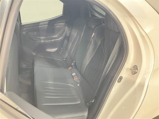 ヤリス ハイブリッドＧ　サイドエアバッグ　スマートキ　Ｂモニター　ドライブレコーダー　ＥＴＣ車載器　横滑り防止装置　クルコン　セキュリティアラーム　メディアプレイヤー接続　パワステ　キーフリー　オートエアコン　ＡＢＳ（19枚目）