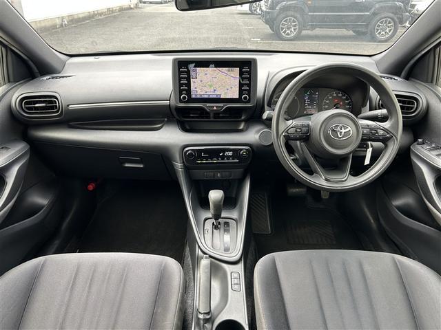 ヤリス ハイブリッドX カーテンエアバッグ イモビライザー バックモニター ワイヤレスキー ABS ナビ オートクルーズ ミュージックプレイヤー接続可 Wエアバック パワーウィンドウ オートエアコン ETC エアバック(4枚目)