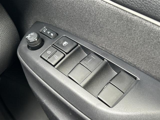 ヤリス ハイブリッドX カーテンエアバッグ イモビライザー バックモニター ワイヤレスキー ABS ナビ オートクルーズ ミュージックプレイヤー接続可 Wエアバック パワーウィンドウ オートエアコン ETC エアバック(19枚目)