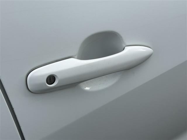 ヤリス ハイブリッドX カーテンエアバッグ イモビライザー バックモニター ワイヤレスキー ABS ナビ オートクルーズ ミュージックプレイヤー接続可 Wエアバック パワーウィンドウ オートエアコン ETC エアバック(32枚目)