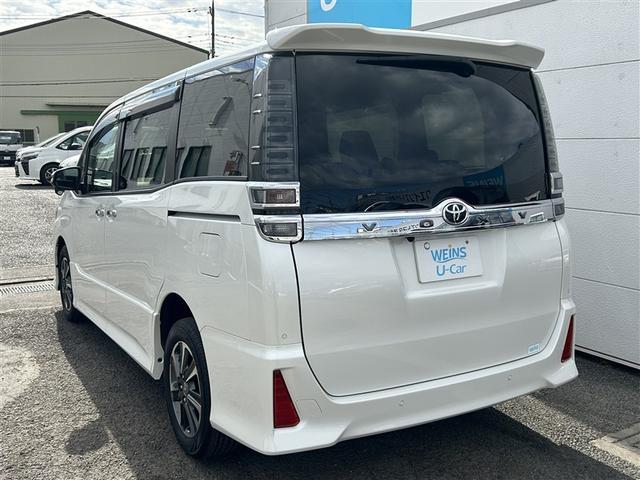 ヴォクシー ＺＳ　煌ＩＩ　両側ＰＳＤ　アルミホイール　ＶＳＣ　ナビ＆ＴＶ　ＤＶＤ再生可能　スマートキ－　ＰＳ　オートエアコン　キーレスエントリー　地デジＴＶ　全席パワーウインドウ　ＬＥＤライト　ＡＢＳ　バックモニター（3枚目）