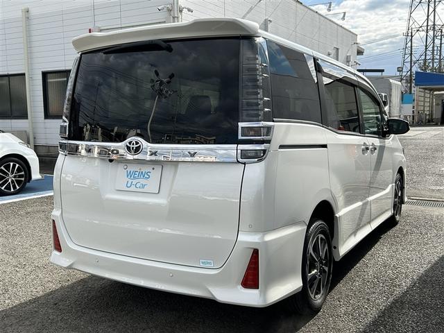 ヴォクシー ＺＳ　煌ＩＩ　両側ＰＳＤ　アルミホイール　ＶＳＣ　ナビ＆ＴＶ　ＤＶＤ再生可能　スマートキ－　ＰＳ　オートエアコン　キーレスエントリー　地デジＴＶ　全席パワーウインドウ　ＬＥＤライト　ＡＢＳ　バックモニター（9枚目）