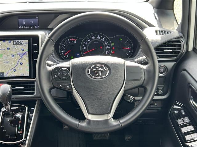 ヴォクシー ＺＳ　煌ＩＩ　両側ＰＳＤ　アルミホイール　ＶＳＣ　ナビ＆ＴＶ　ＤＶＤ再生可能　スマートキ－　ＰＳ　オートエアコン　キーレスエントリー　地デジＴＶ　全席パワーウインドウ　ＬＥＤライト　ＡＢＳ　バックモニター（12枚目）