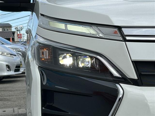 ヴォクシー ＺＳ　煌ＩＩ　両側ＰＳＤ　アルミホイール　ＶＳＣ　ナビ＆ＴＶ　ＤＶＤ再生可能　スマートキ－　ＰＳ　オートエアコン　キーレスエントリー　地デジＴＶ　全席パワーウインドウ　ＬＥＤライト　ＡＢＳ　バックモニター（35枚目）