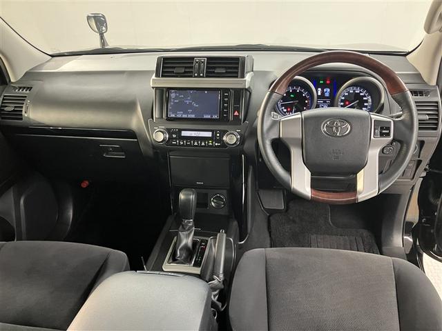 ランドクルーザープラド ＴＸ　ＬＥＤランプ　リアカメラ　ＡＢＳ付き　盗難防止装置　アルミホイール　３列　メモリーナビ　キーレス　メディアプレイヤー接続　サイドエアバッグ　ナビＴＶ　ダブルエアバッグ　ＥＴＣ装備　横滑り防止　前席ＰＷ（5枚目）