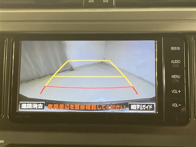 ランドクルーザープラド ＴＸ　ＬＥＤランプ　リアカメラ　ＡＢＳ付き　盗難防止装置　アルミホイール　３列　メモリーナビ　キーレス　メディアプレイヤー接続　サイドエアバッグ　ナビＴＶ　ダブルエアバッグ　ＥＴＣ装備　横滑り防止　前席ＰＷ（7枚目）