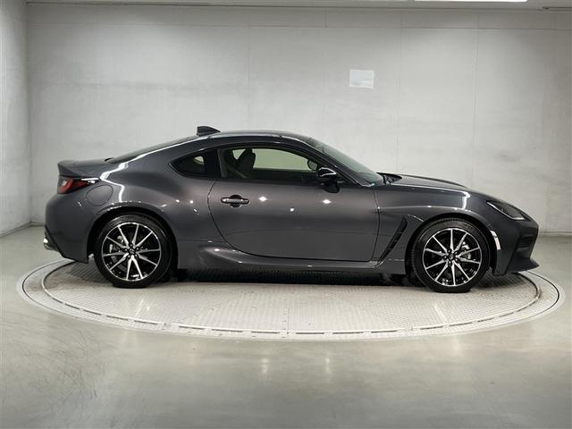 ＧＲ８６ ＳＺ　地上デジタル　スマートキ－　クルコン　ＬＥＤヘッドライト　ナビ＆ＴＶ　横滑防止装置　ＥＴＣ　フルオートエアコン　アルミ　ＤＶＤ再生　ミュージックプレイヤー接続可　盗難防止装置　記録簿　エアーバッグ（3枚目）