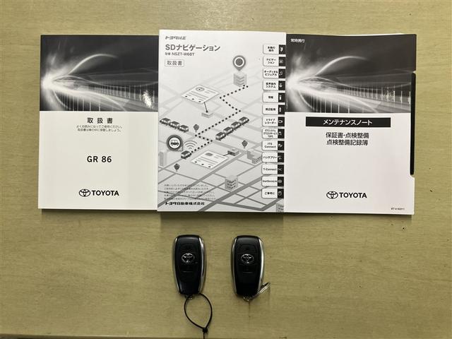 ＧＲ８６ ＳＺ　地上デジタル　スマートキ－　クルコン　ＬＥＤヘッドライト　ナビ＆ＴＶ　横滑防止装置　ＥＴＣ　フルオートエアコン　アルミ　ＤＶＤ再生　ミュージックプレイヤー接続可　盗難防止装置　記録簿　エアーバッグ（17枚目）