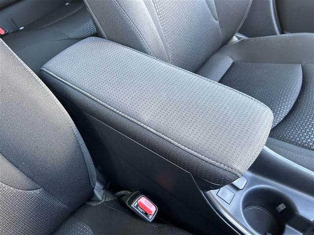 プリウス S 取説記録簿 DVD再生機能 ESC スマートキ- 地デジ メモリーナビゲーション LEDヘッドライト ETC車載器 フルオートエアコン クルーズコントロール エアバッグ イモビ パワーウインドウ PS(24枚目)