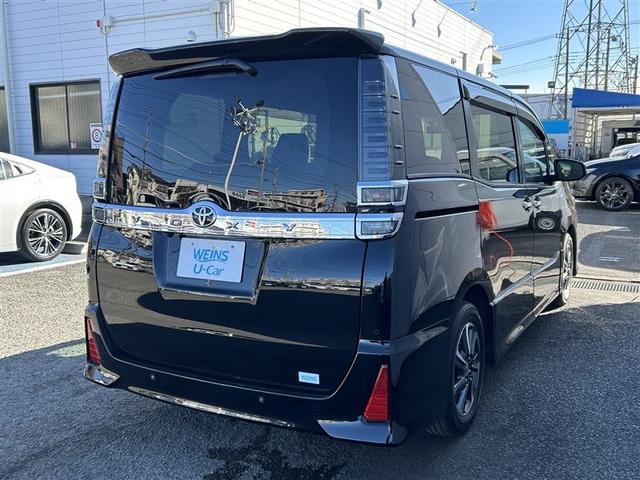 ヴォクシー ZS 煌III プリクラッシュ スマートキ アイスト DVD再生機能 横滑り防止装置 ナビTV アルミ 三列シート 盗難防止 オートエアコン キーレス ETC装備 パワステ メモリナビ クルコン LEDヘッドライト(9枚目)