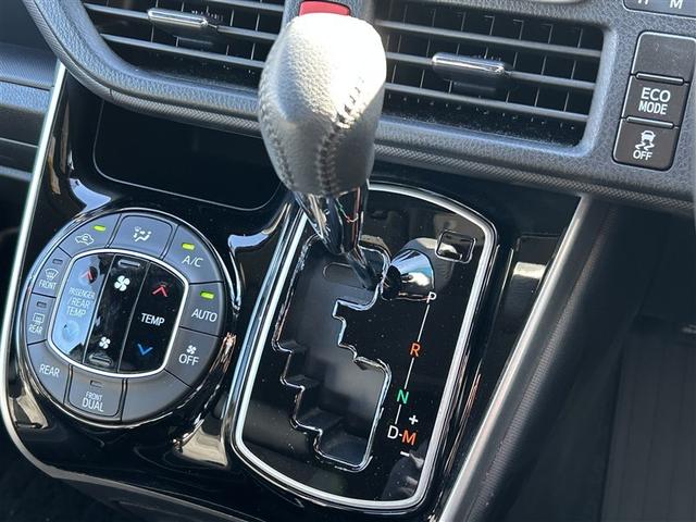 ヴォクシー ZS 煌III プリクラッシュ スマートキ アイスト DVD再生機能 横滑り防止装置 ナビTV アルミ 三列シート 盗難防止 オートエアコン キーレス ETC装備 パワステ メモリナビ クルコン LEDヘッドライト(17枚目)