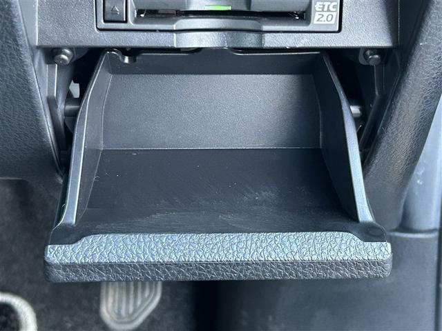 ヴォクシー ZS 煌III プリクラッシュ スマートキ アイスト DVD再生機能 横滑り防止装置 ナビTV アルミ 三列シート 盗難防止 オートエアコン キーレス ETC装備 パワステ メモリナビ クルコン LEDヘッドライト(24枚目)