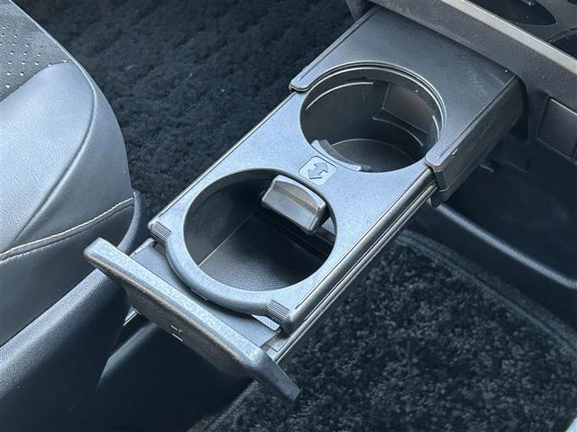 ヴォクシー ZS 煌III プリクラッシュ スマートキ アイスト DVD再生機能 横滑り防止装置 ナビTV アルミ 三列シート 盗難防止 オートエアコン キーレス ETC装備 パワステ メモリナビ クルコン LEDヘッドライト(26枚目)