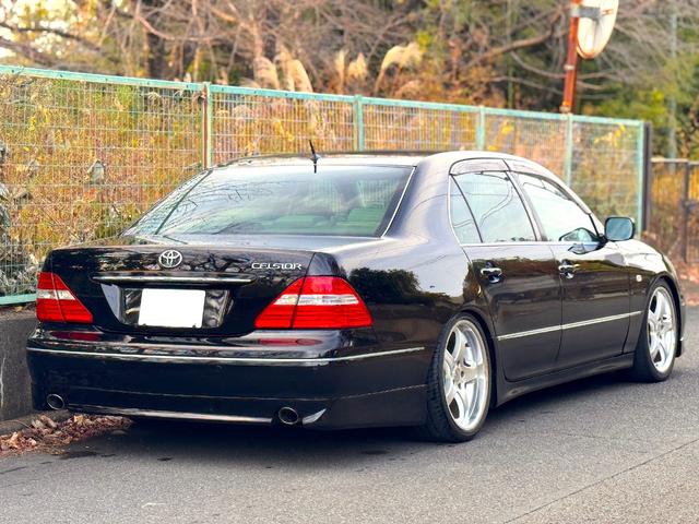 セルシオ A仕様 車高調 カールソン19インチアルミホイール 社外 フルセグ ナビ 革シート(4枚目)