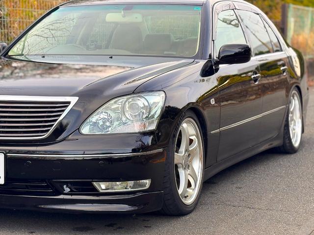 セルシオ A仕様 車高調 カールソン19インチアルミホイール 社外 フルセグ ナビ 革シート(6枚目)