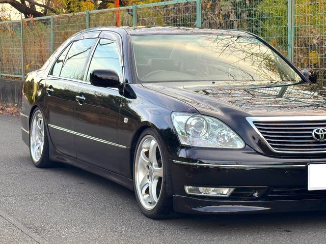 セルシオ A仕様 車高調 カールソン19インチアルミホイール 社外 フルセグ ナビ 革シート(7枚目)