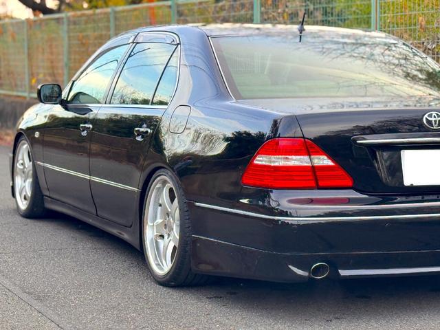 セルシオ A仕様 車高調 カールソン19インチアルミホイール 社外 フルセグ ナビ 革シート(9枚目)