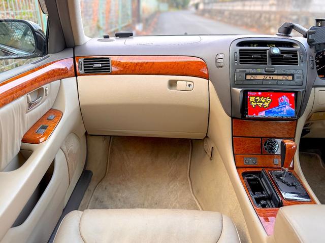 セルシオ A仕様 車高調 カールソン19インチアルミホイール 社外 フルセグ ナビ 革シート(15枚目)