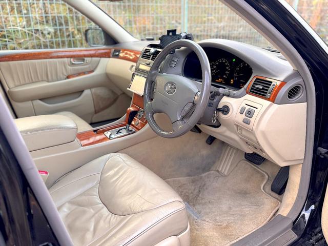 セルシオ A仕様 車高調 カールソン19インチアルミホイール 社外 フルセグ ナビ 革シート(17枚目)