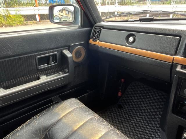 ２４０ワゴン ２４０クラシックリミテッドエディション　レザーシート　ナビ　ルーフレール　シートヒーター（15枚目）