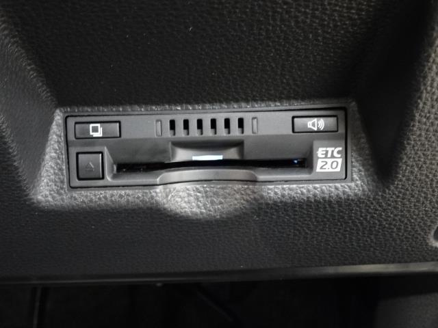 Z 9000km カーテンエアバック スマートキープッシュスタート LEDヘットライト 横滑り防止機能 盗難防止装置 電動シート ABS キーレス ワンオーナー ETC アルミホイール エアバッグ PS(8枚目)
