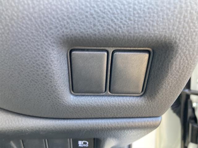 S-T LEDエディション 横滑り防止装置 23,000KM 記録簿 アルミホイール キーレス 盗難防止装置 フルセグ エアバッグ LEDヘッドライト スマートキー 4WD DVD再生 ナビTV 1オーナー バックカメラ ETC(45枚目)