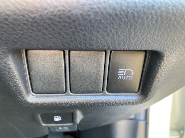 S-T LEDエディション 横滑り防止装置 23,000KM 記録簿 アルミホイール キーレス 盗難防止装置 フルセグ エアバッグ LEDヘッドライト スマートキー 4WD DVD再生 ナビTV 1オーナー バックカメラ ETC(46枚目)