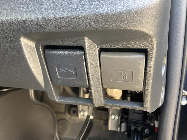 スーパーGL ダークプライムII 後席モニター 100KM以下 スマートキープッシュスタート ナビ&TV アルミホイール 助手席エアバック CD エアロ DVD リアカメラ フルセグ オートエアコン イモビライザー メモリナビ ETC(26枚目)