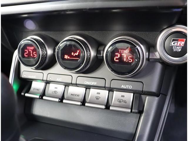 RC 700KM LEDヘッドライト 本革ステアリング Wエアバッグ デュアルオートエアコン スマートキー 横滑り防止機能 ABS エアバッグ 純正スチールホイール 電動格納式ヒーター付リモコンドアミラー(19枚目)