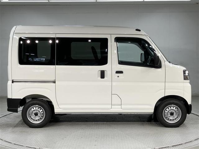 ハイゼットカーゴ ＤＸ　車中泊　ベッドキット　テーブル　誤発進抑制　パワーウィンドゥ　デュアルエアバッグ　キーフリーシステム　エアコンパワステ　横滑り防止機能　アイドリングストップ　パワーステアリング　エアバッグ　ＡＢＳ（3枚目）