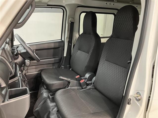 ハイゼットカーゴ ＤＸ　車中泊　ベッドキット　テーブル　誤発進抑制　パワーウィンドゥ　デュアルエアバッグ　キーフリーシステム　エアコンパワステ　横滑り防止機能　アイドリングストップ　パワーステアリング　エアバッグ　ＡＢＳ（17枚目）