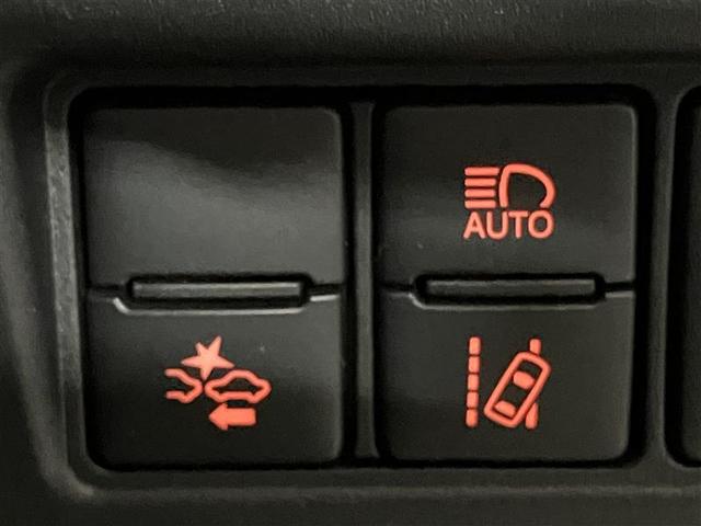 ノア Ｓｉ　ダブルバイビー　衝突回避ブレーキ　ウォークスルー　ＡＡＣ　ＬＥＤライト　ＡＵＸ　クルコン　パワーウインドウ　盗難防止システム　キーレス　アルミホイール　横滑防止装置　スマキ－　ナビＴＶ　ＤＶＤ　ＡＢＳ　ドラレコ（13枚目）