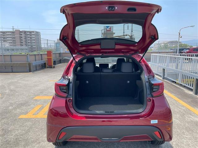 ヤリス ハイブリッドＺ　登録済未使用車　モデリスタ　エアコン　オートクルーズコントロール　　盗難防止システム　スマートキー　メモリーナビ　衝突被害軽減システム　ＬＥＤヘッドランプ　４ＷＤ　ＥＴＣ　バックカメラ　１００Ｖ電源（7枚目）