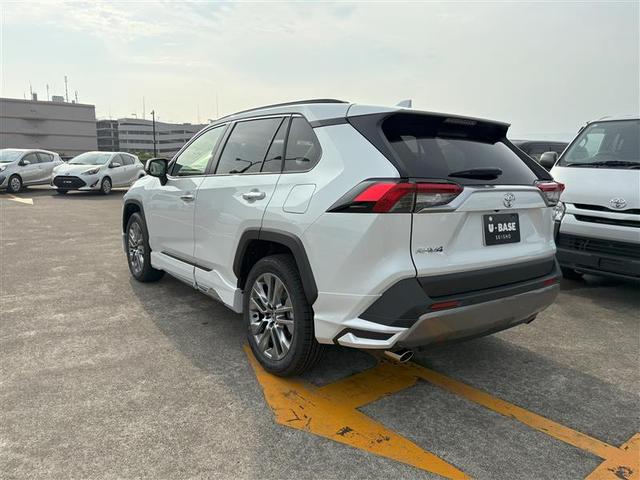 ＲＡＶ４ Ｇ　Ｚパッケージ　登録済未使用者　モデリスタフルエアロ　大型サンルーフ　アルミ　横滑防止　クルコン　リアカメラ　ＥＴＣ付　　ＰＣＳ　整備記録簿　スマキー　地デジ　助手席エアバッグ　パワーシート　オートエアコン　キーレス（3枚目）