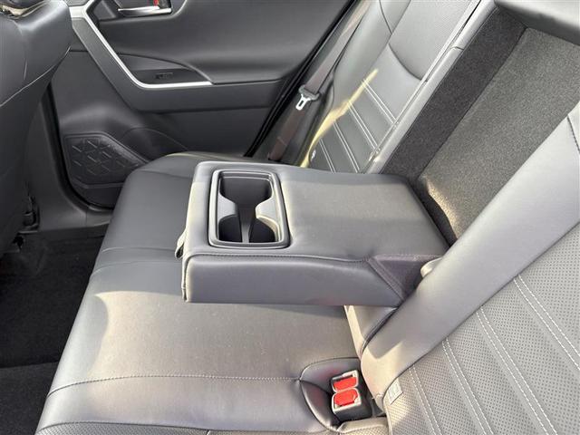 ＲＡＶ４ Ｇ　Ｚパッケージ　登録済未使用者　モデリスタフルエアロ　大型サンルーフ　アルミ　横滑防止　クルコン　リアカメラ　ＥＴＣ付　　ＰＣＳ　整備記録簿　スマキー　地デジ　助手席エアバッグ　パワーシート　オートエアコン　キーレス（6枚目）